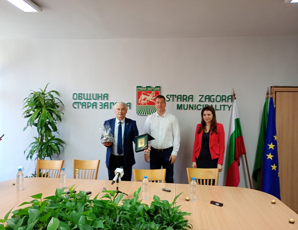 Олег Стоилов получи благодарствен знак от Живко Тодоров за 70-тия си рожден ден