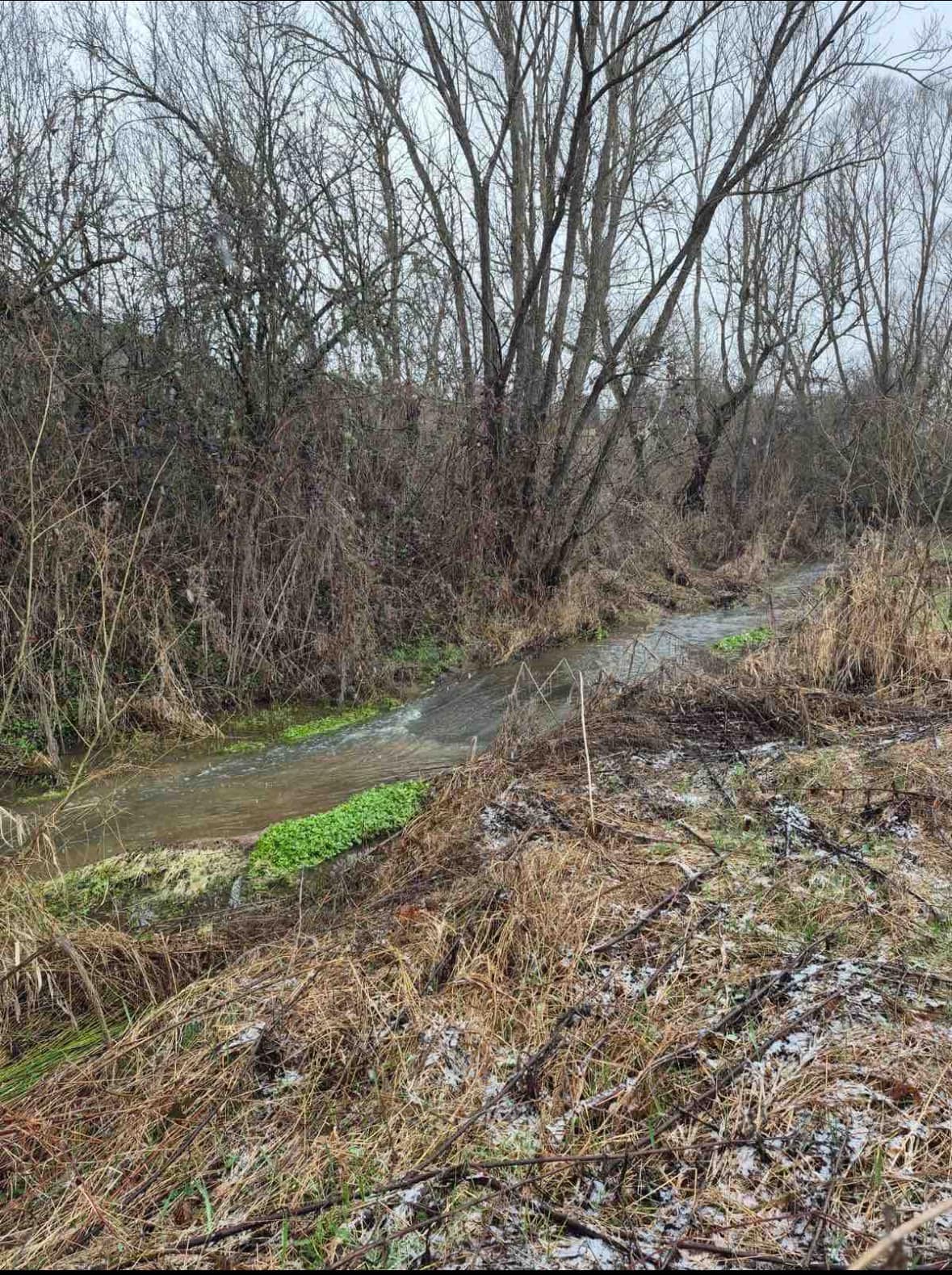 Реката в старозагорското село Остра могила излезе от коритото си заради обилните валежи