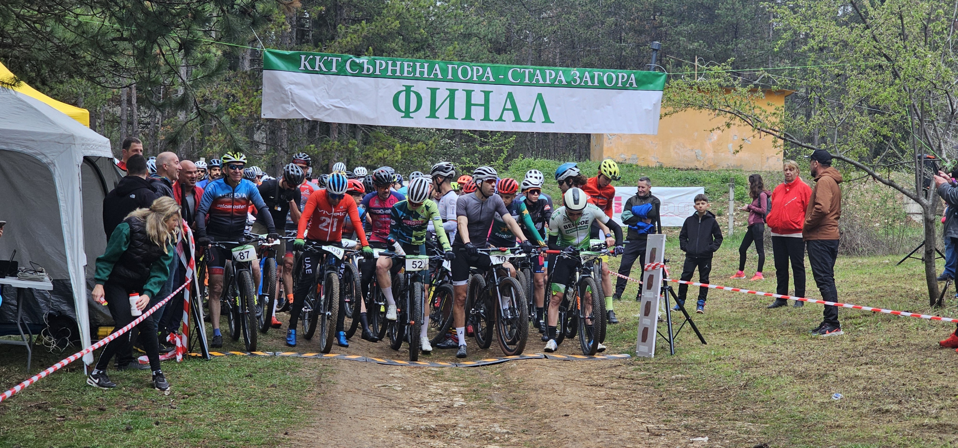 126 участници от страната премериха сили в колоездачното състезание  XCM Opening Season 2025  в Стара Загора