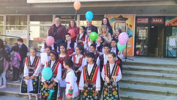 Стара Загора отбеляза Международния ден на книгата и постави финала на Маратон на четенето 2025