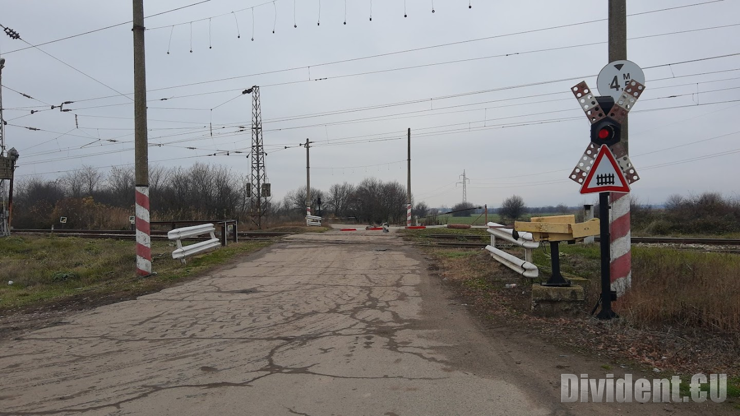 Ограничават движението през жп прелез в Казанлъшко заради авариен ремонт