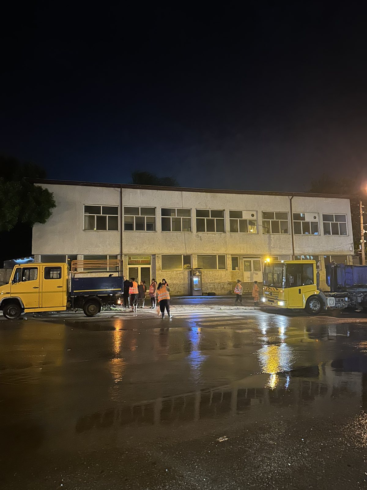 В Стара Загора отстраняват последствията от проливния дъжд снощи