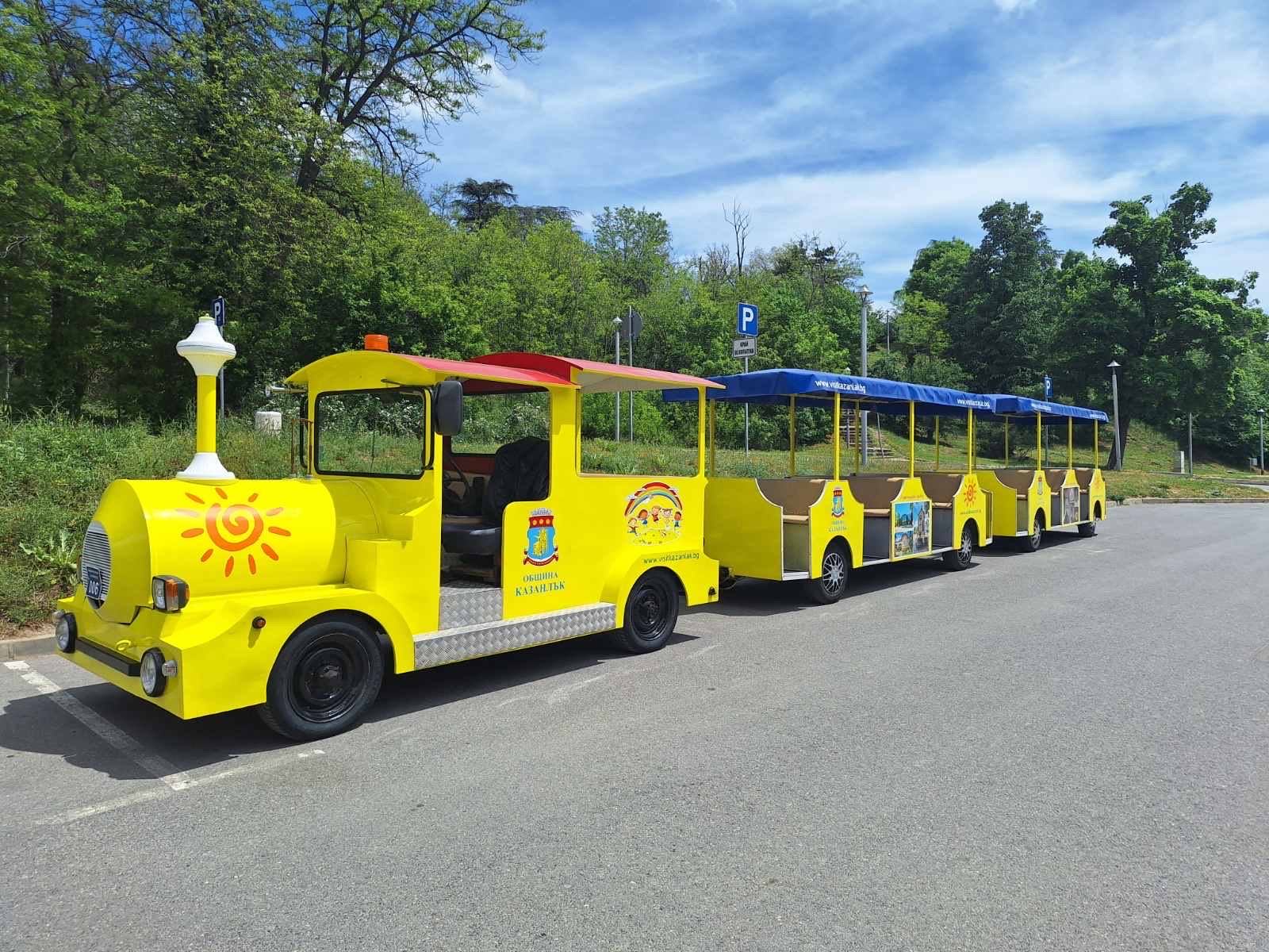 От утре атракционно влакче ще радва жителите и гостите на Казанлък