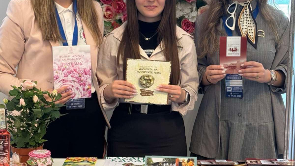 Култура, рози и тракийски тайни - Казанлък привлича румънски туроператори