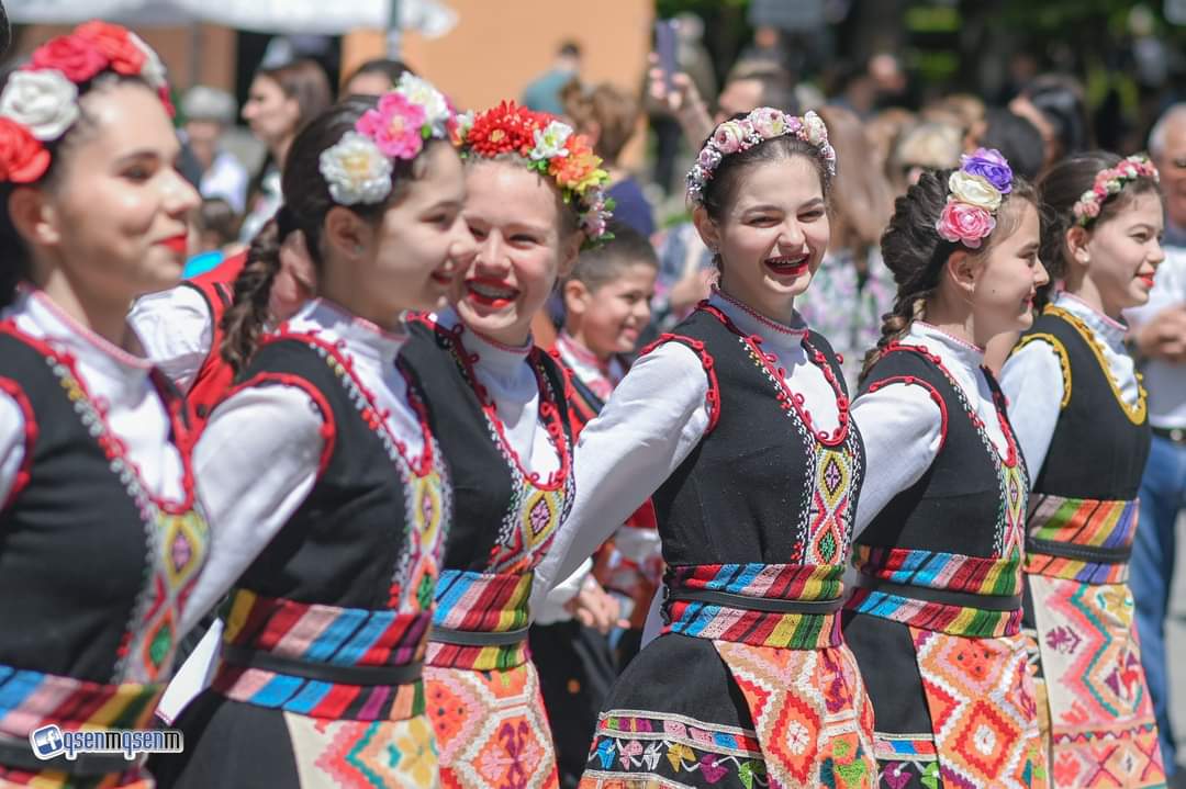 Моден спектакъл в Стара Загора събира средства за нови костюми на ансамбъл  Загорче