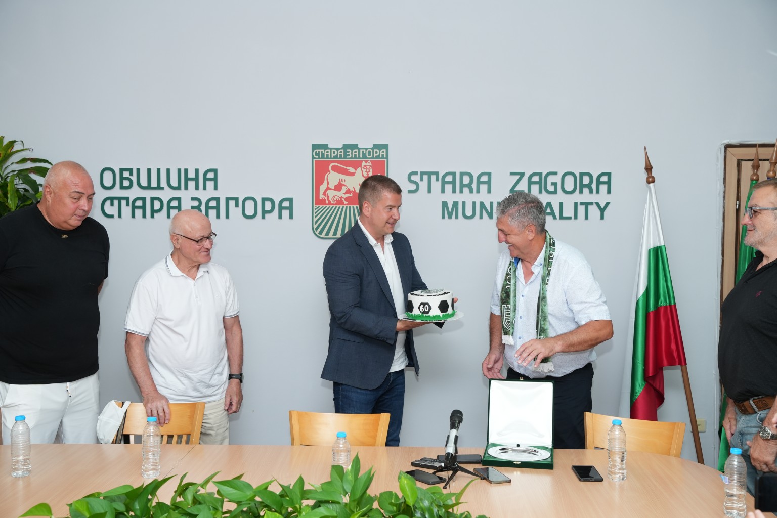 Кметът Живко Тодоров отличи футболната легенда Ивко Ганчев за заслуги за развитието на футбола в Стара Загора