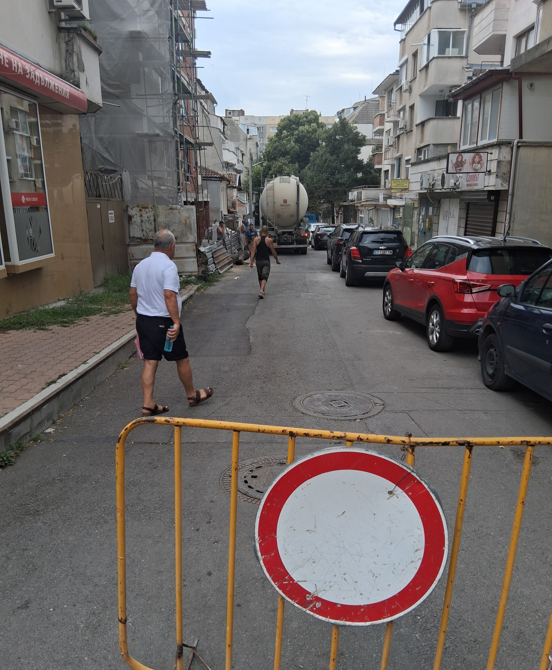 Глобиха собственици на коне и крави, оставили ги без контрол в парк и в старозагорско село