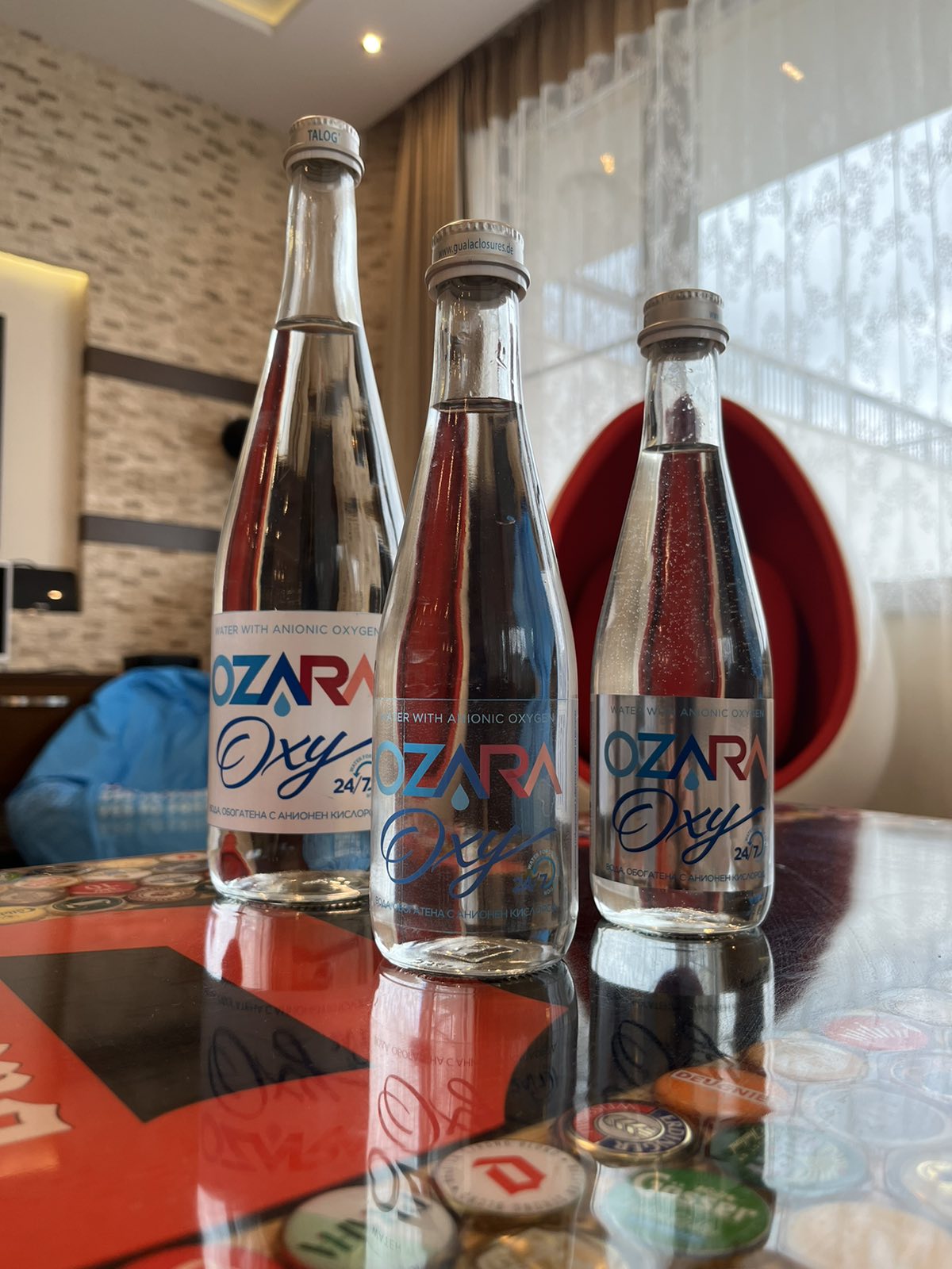 Обогатената с анионен кислород вода Ozara Oxy вече се продава в магазините на dm