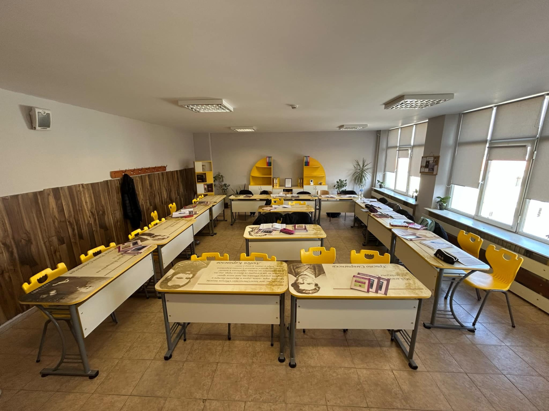 496 кабинета в страната са обновени по националната програма на МОН