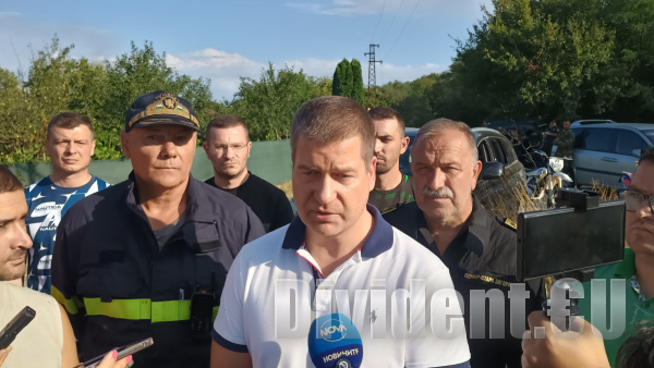 Спасиха десетки къщи и хора от изгаряне в пожара на 7-ми километър в Стара Загора