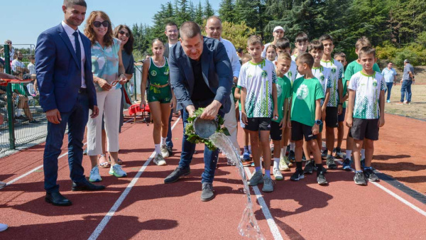 Кметът на Стара Загора откри най-модерната лекоатлетическа писта в България