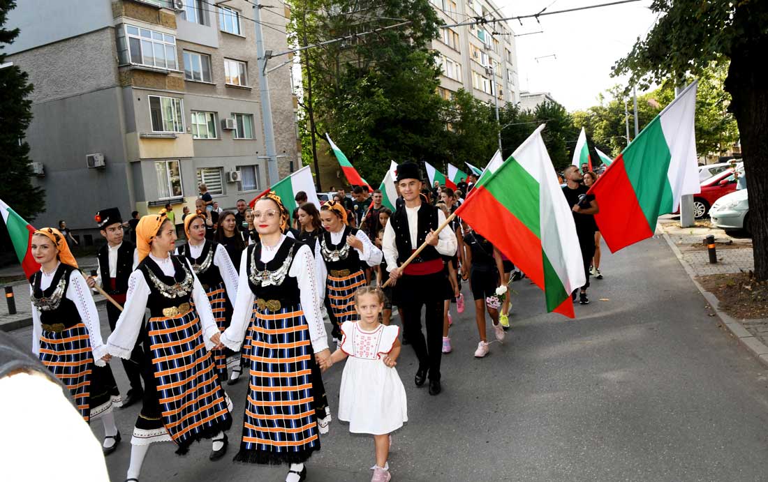 Стара Загора се преклони пред паметта на героите си за 140 години от Съединението на България