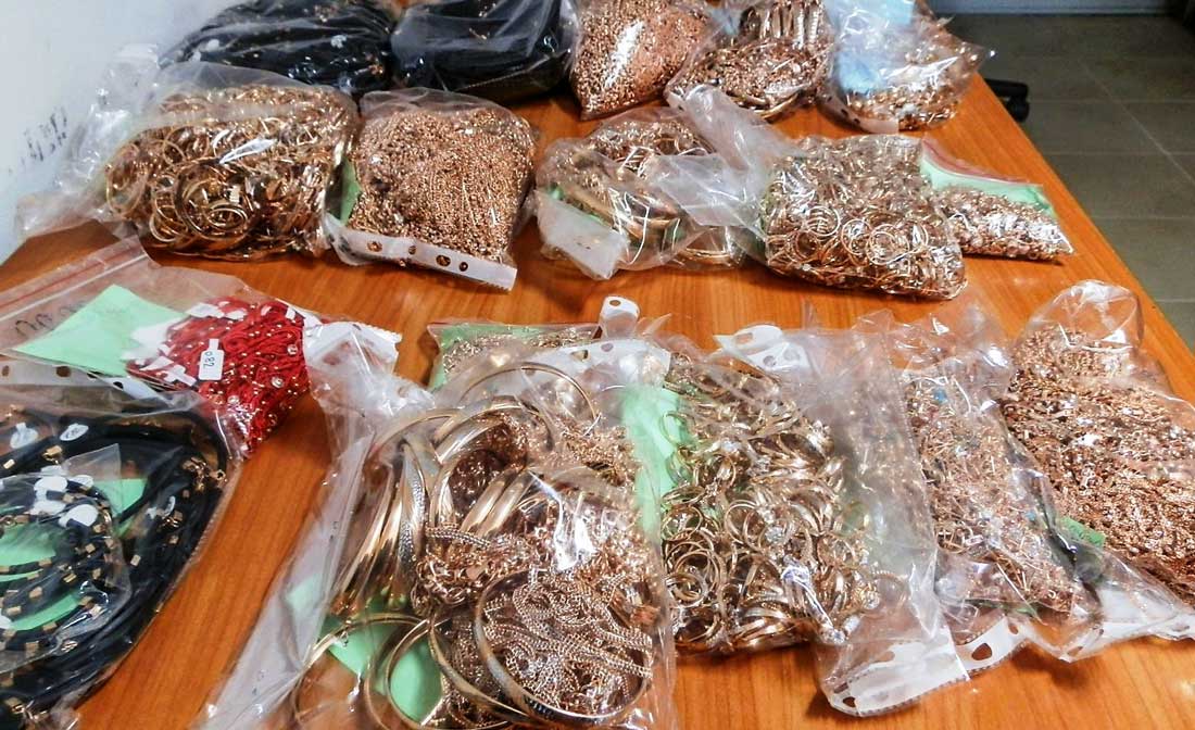 Митничари продават на търг 88 килограма златни бижута и скъпоценни камъни