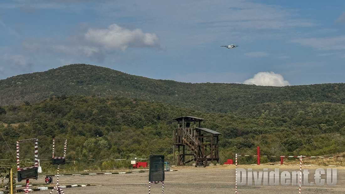 Състезание с дронове събра президента Румен Радев и висши военни край Стара Загора