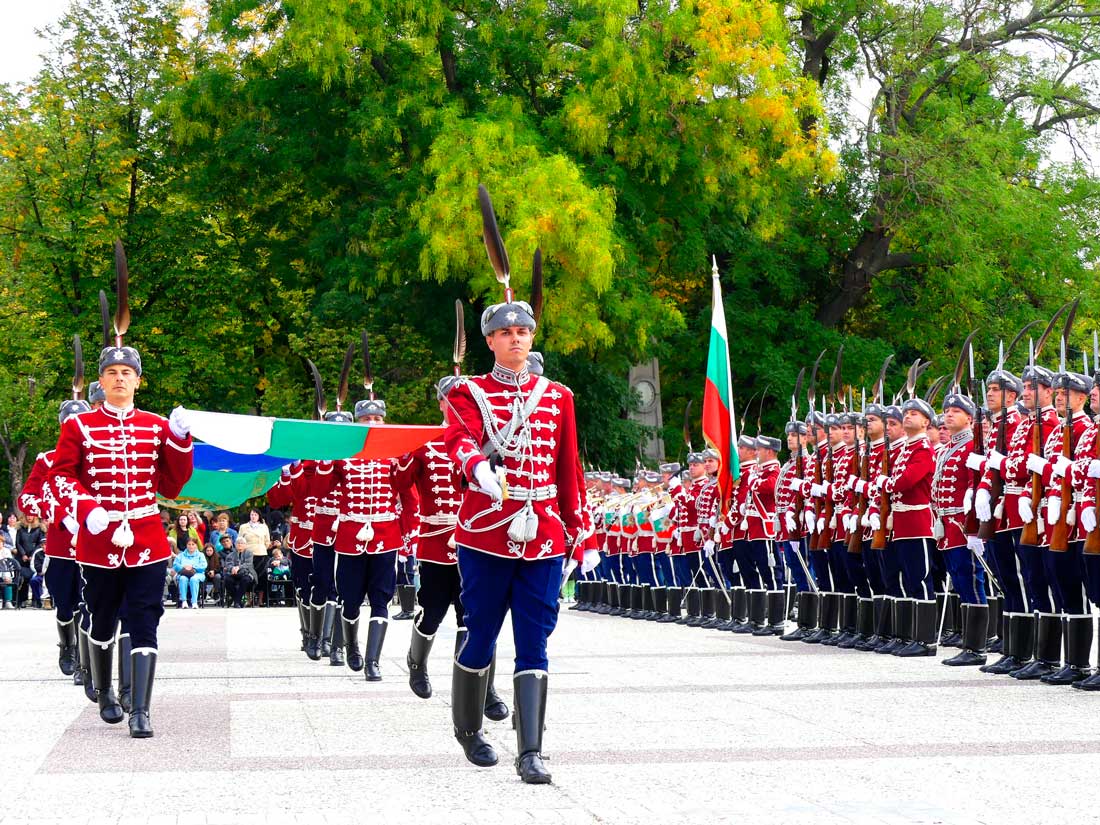 Нова Загора празнува с вяра и гордост