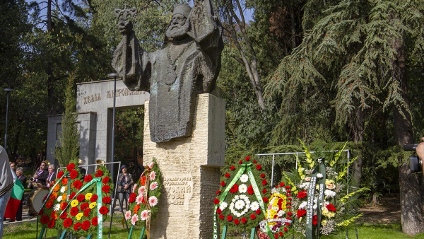 Стара Загора чества Деня на народните будители с богата програма