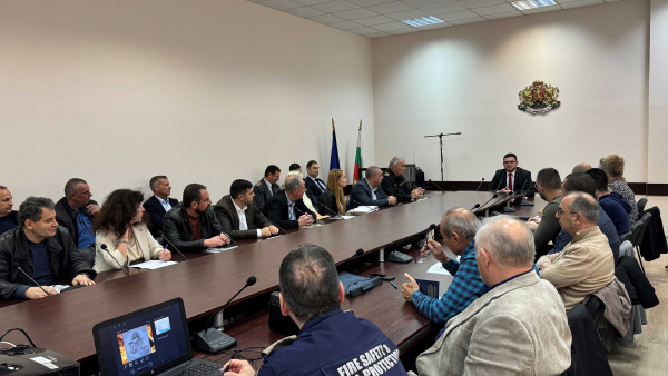 Спад на пожарите с материални загуби в Старозагорски регион отчетоха на среща при областния управител