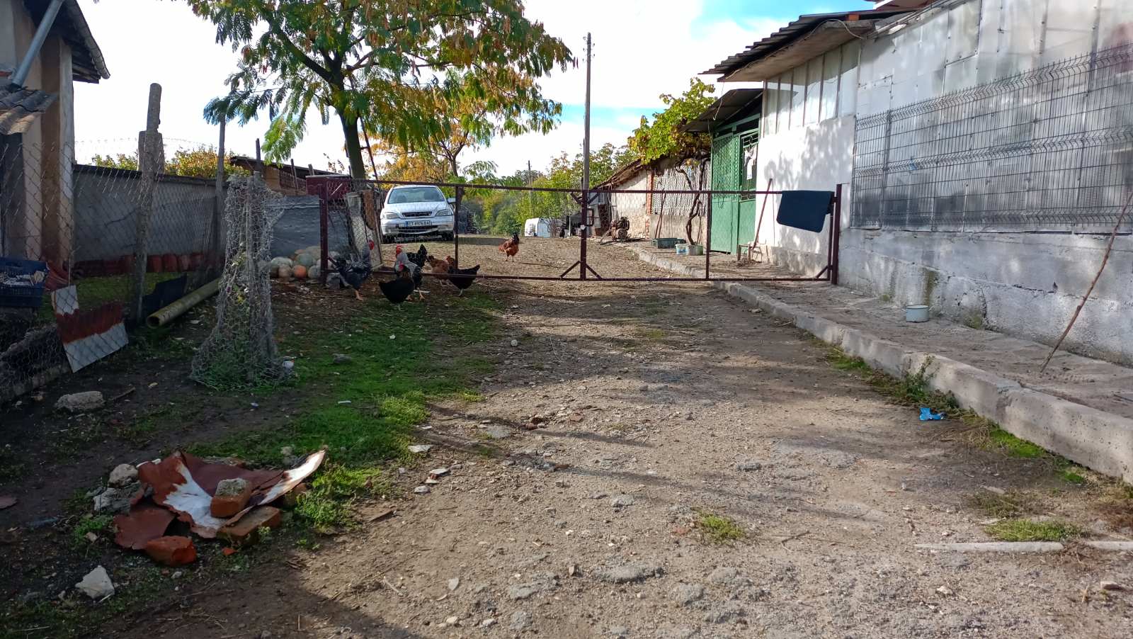 Мъж прегради улица в старозагорското село Воденичарово, глабиха го за спиране на движението