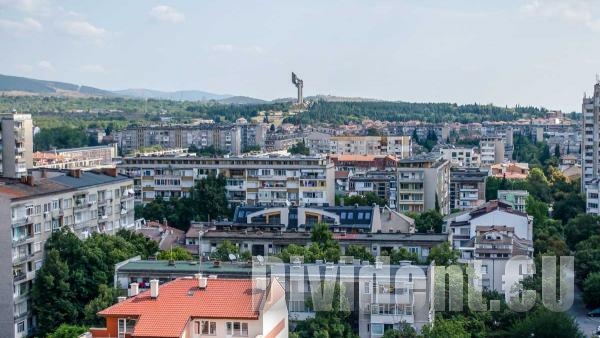 Ученици, преподаватели и дете са сред новите 100 случая на К-19 в Старозагорско