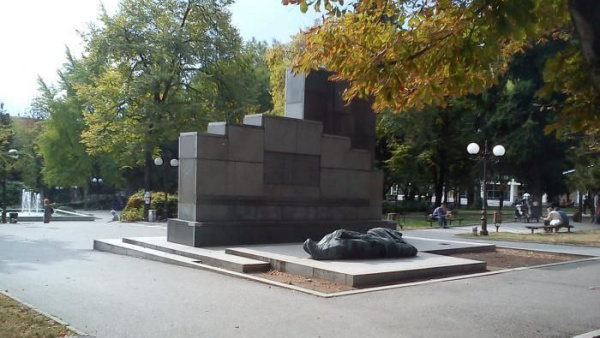 БСП за България  излезе с позиция срещу преместването на паметник  Братска могила