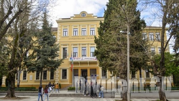 Ученици от Стара Загора се събират, за да  проектират  града на бъдещето