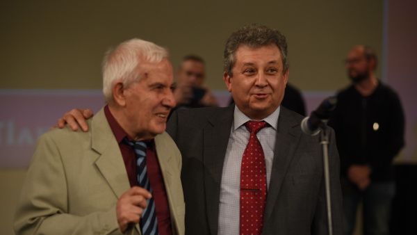 Нов филм с учителя Теодосий Теодосиев - Тео събра аплодисментите на над 700 зрители в Люмиер