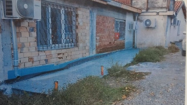 Мъж постави пред дома си в Стара Загора антипаркинг колчета без разрешение