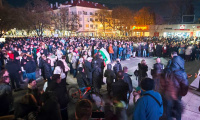 Протестиращи срещу Бюджет 2026 изпълниха площада в Стара Загора (ВИДЕО)