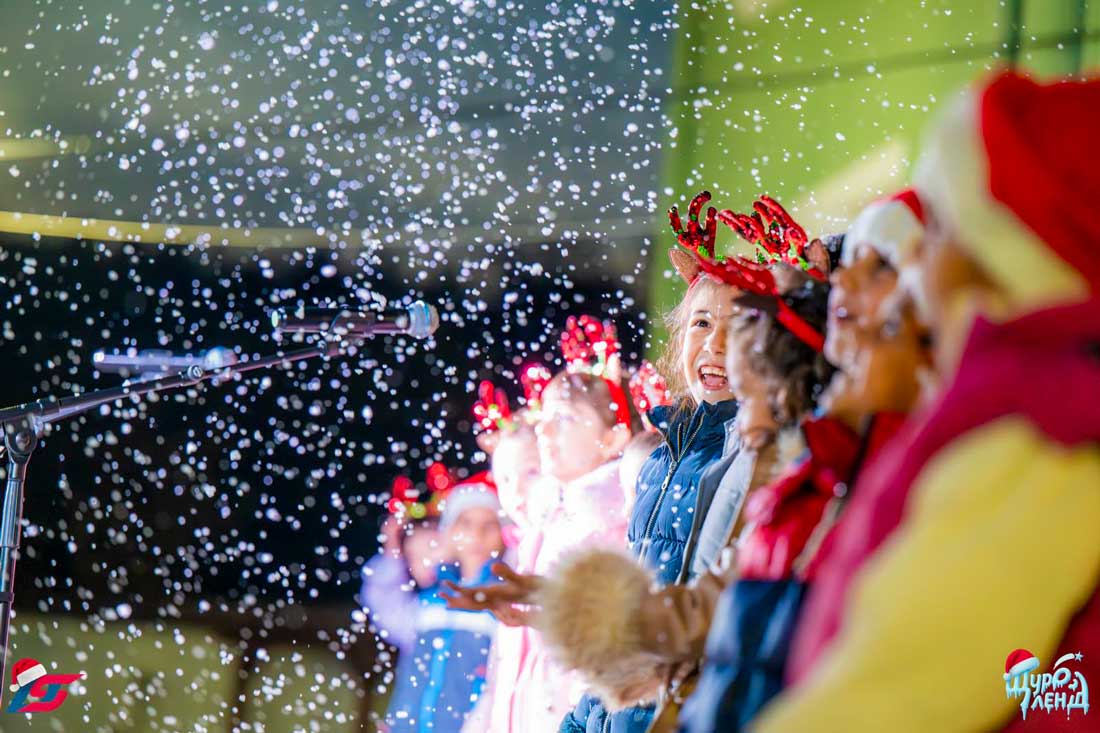 Гурково грейна в коледно вълшебство: Смях,  светлини и магия от Щуроленд