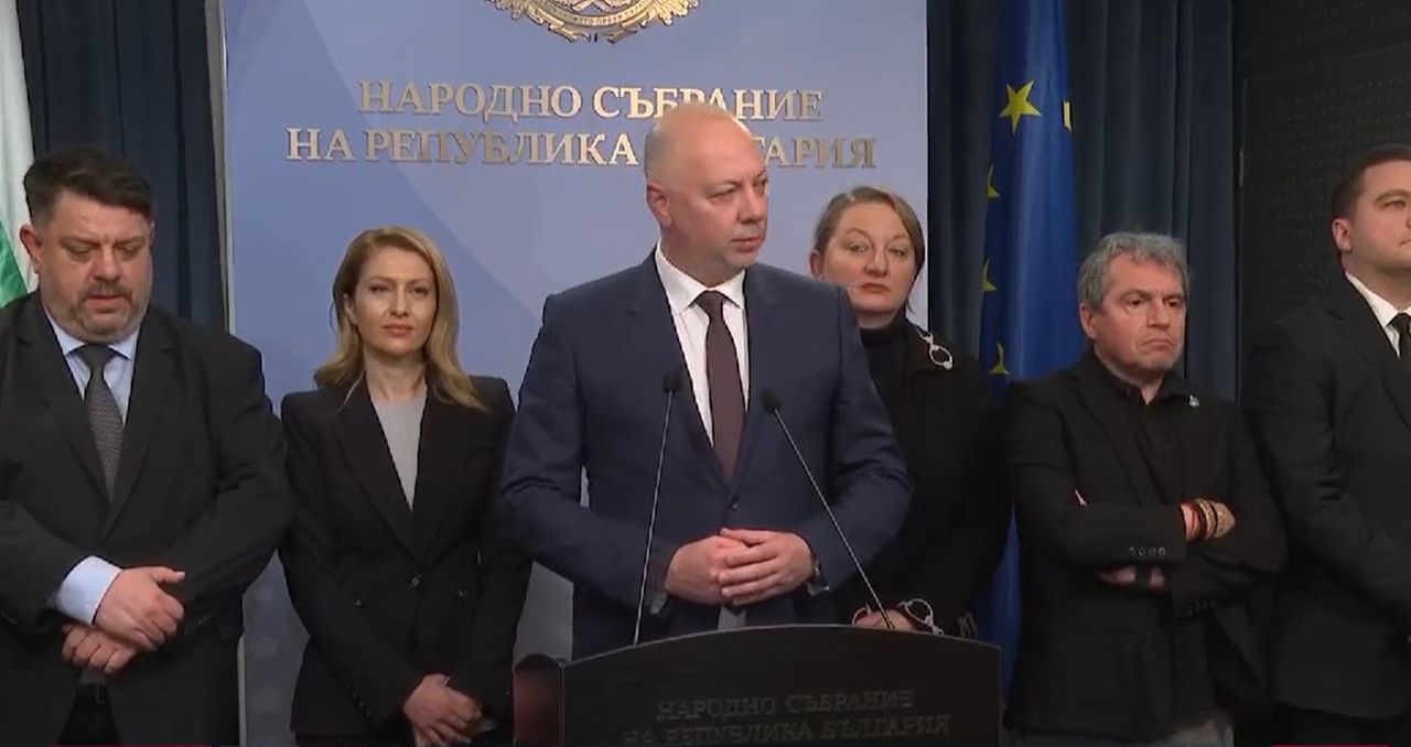 Правителството на Росен Желязков подаде оставка