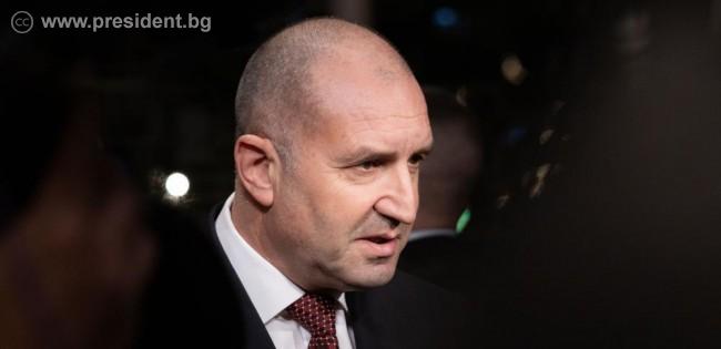 Деница Сачева сама при президента за първите му политически консултации с ГЕРБ-СДС