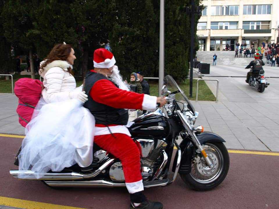В неделя дядо Коледа ще пристигне на мотор в Стара Загора