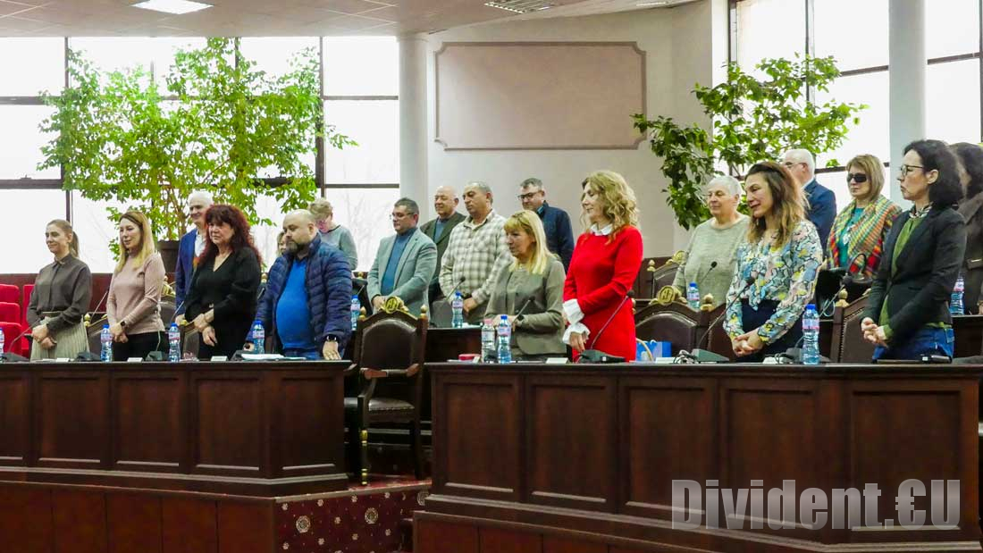 Коледари закриха последната сесия на Общински съвет Нова Загора за 2025 година