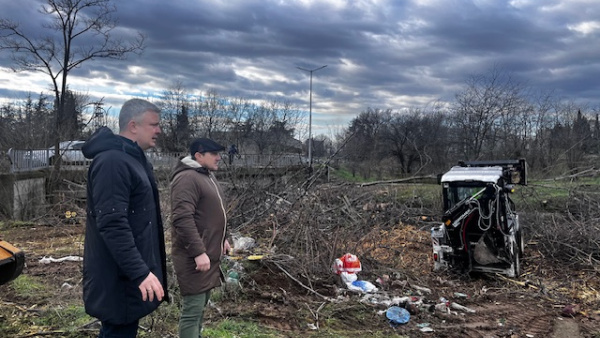 Община Стара Загора започна почистване на района по поречието на река Бедечка