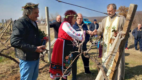 Село Оряховица отбелязва Празника на лозаря