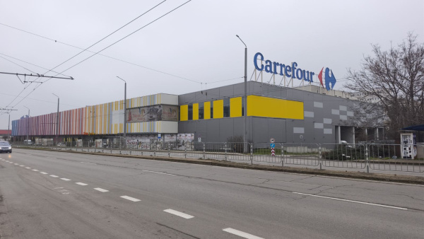 Нов собственик чертае планове за бившия магазин Карфур в Стара Загора