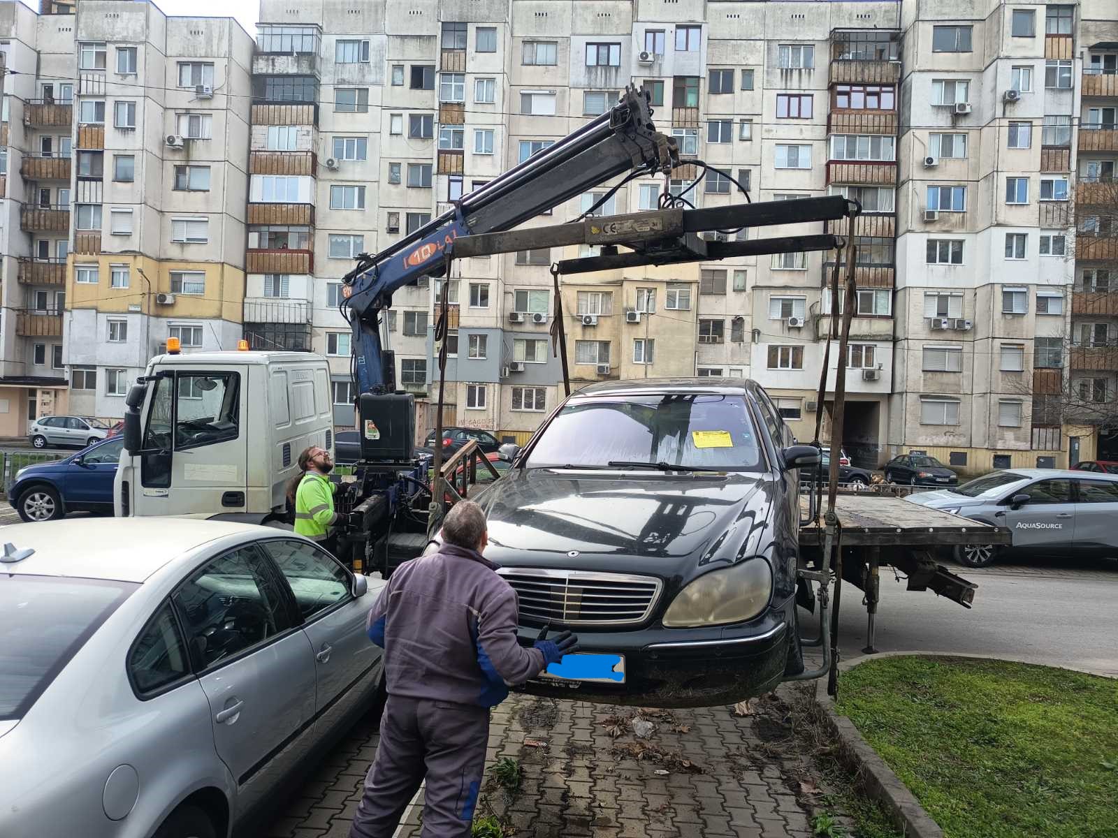 Община Стара Загора започна пролетна чистка на излезли от употреба автомобили
