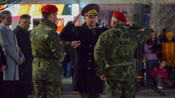 Тържествена заря-проверка по повод националния празник се проведе в Казанлък