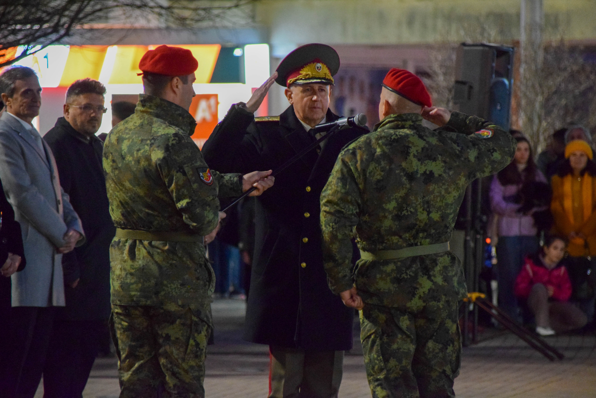 Тържествена заря-проверка по повод националния празник се проведе в Казанлък