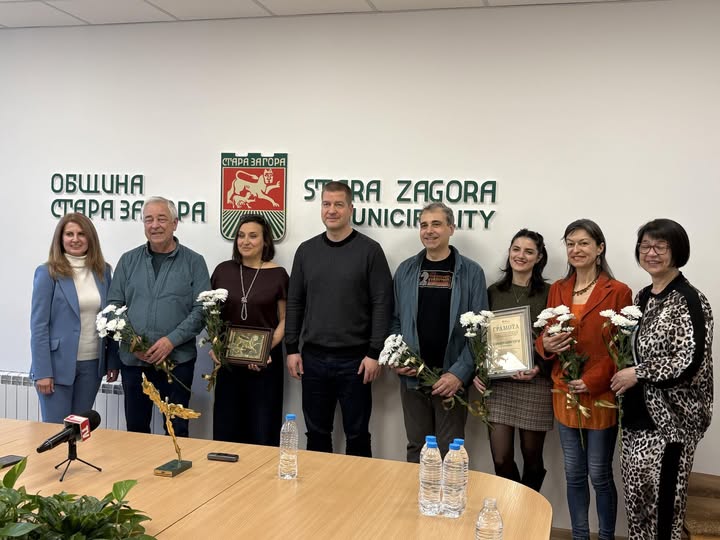 Кметът Живко Тодоров връчи отличия на Куклен театър Стара Загора за спечеления ИКАР 2026