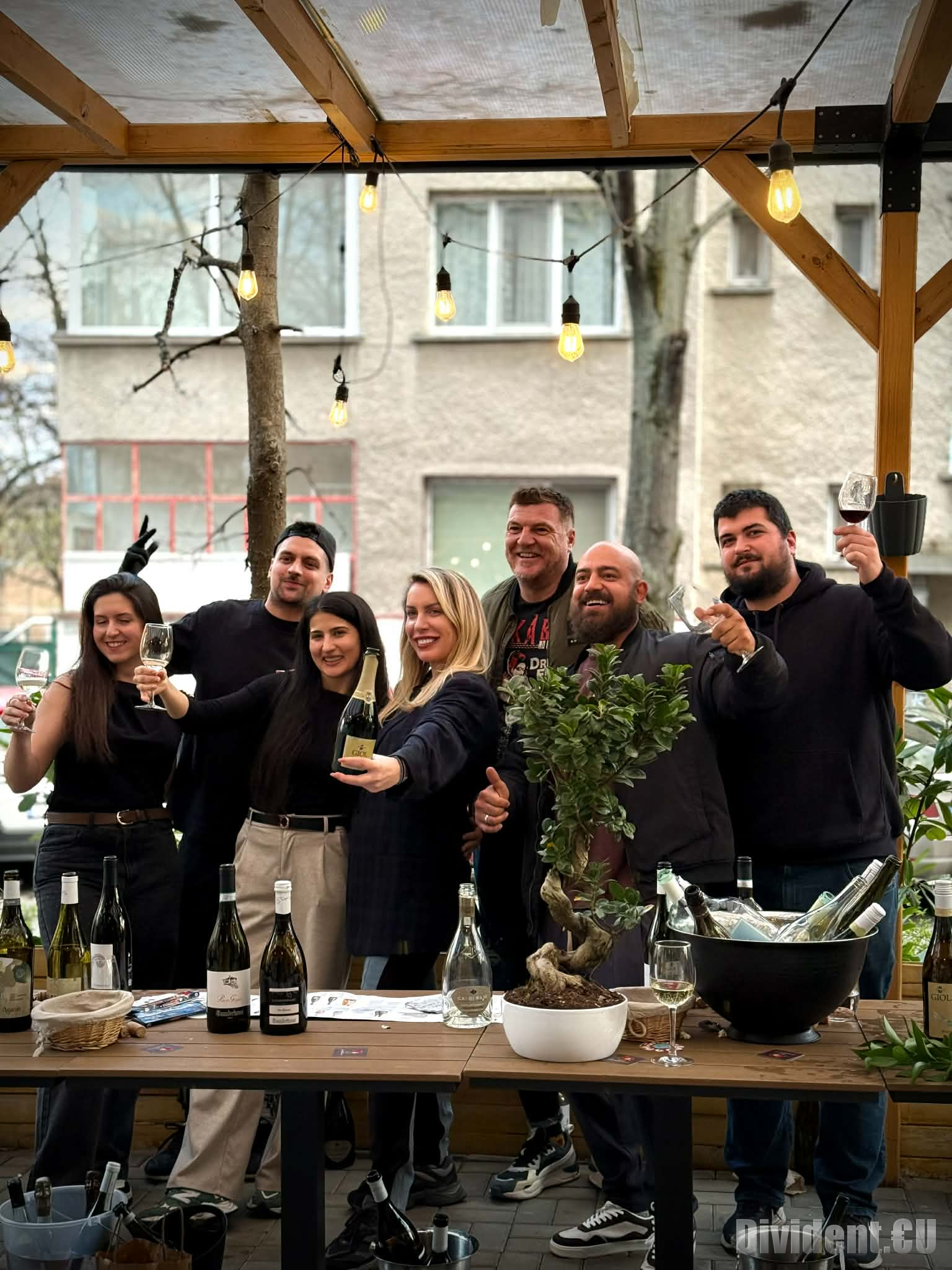 Пролетното издание на  FestiWine събра в Стара Загора над 100 почитатели на хубавото вино