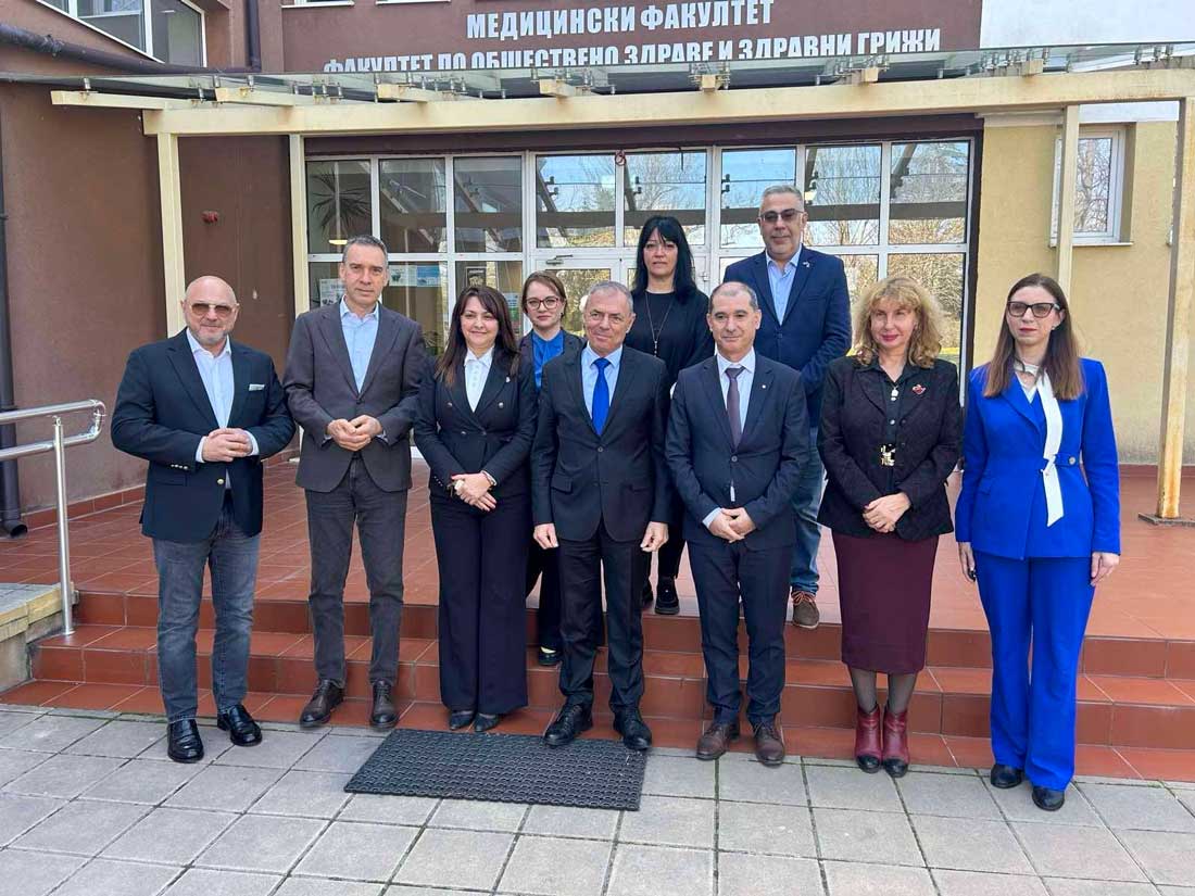 Бургаският държавен университет планира увеличаване на студентите по медицина