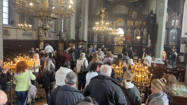 Хиляди дойдоха в старозагорските храмове, за да посрещнат Светлото Христово Възкресение