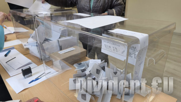Първи екзитпул резултати от изборите: Радев печели близо 39