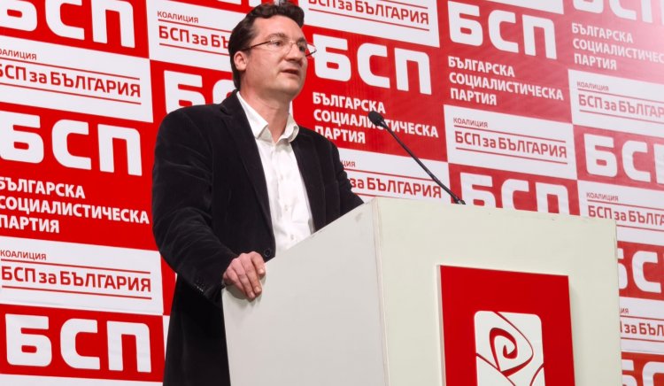 Крум Зарков остава начело на БСП след почти единодушна подкрепа