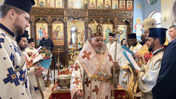 Осветиха новопостроения храм Св. мчк. Трифон в село Малка Верея