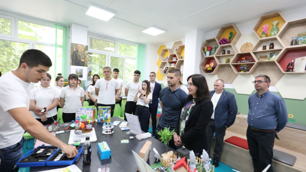 Модерен STEM център откриха в СУ  Иван Вазов  в Стара Загора