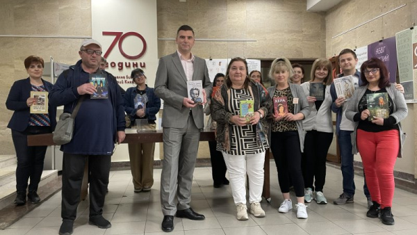 ТЕЦ Марица изток 2  ЕАД дари книги на три библиотеки в навечерието на 24 май и 60-годишнината на дружеството