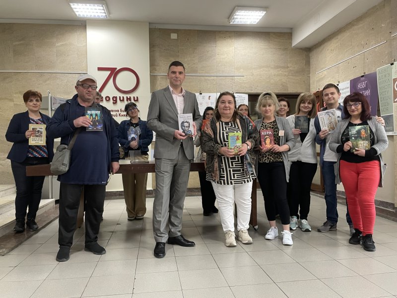 ТЕЦ Марица изток 2  ЕАД дари книги на три библиотеки в навечерието на 24 май и 60-годишнината на дружеството