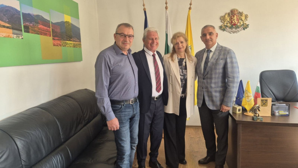 Кметът на Гурково награди  изявени педагогически и културни дейци